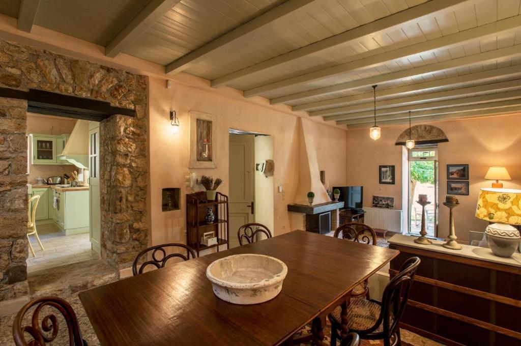 Kyparissia Old Town Lodge With Amazing Sea View ภายนอก รูปภาพ