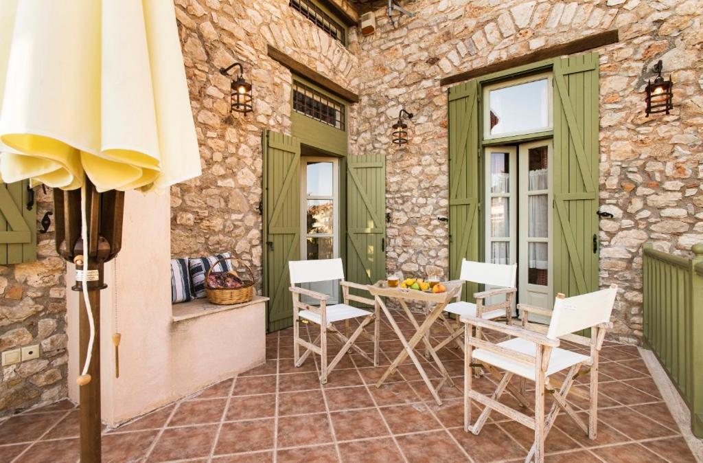 Kyparissia Old Town Lodge With Amazing Sea View ภายนอก รูปภาพ
