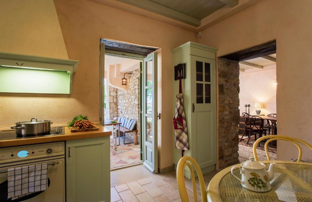 Kyparissia Old Town Lodge With Amazing Sea View ภายนอก รูปภาพ
