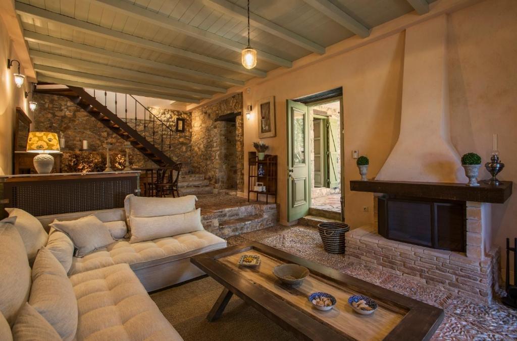 Kyparissia Old Town Lodge With Amazing Sea View ภายนอก รูปภาพ